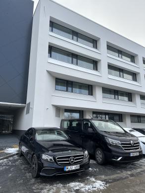 Mercedes-Benz E-Class automobilio nuoma su vairuotoju – verslo ir privatiems klientams-7